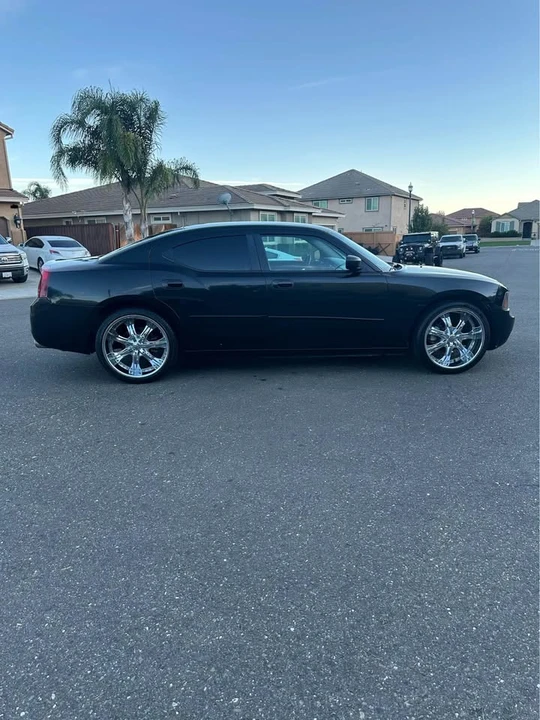 2007 Dodge Charger 6th Gen - Image 4 of 11