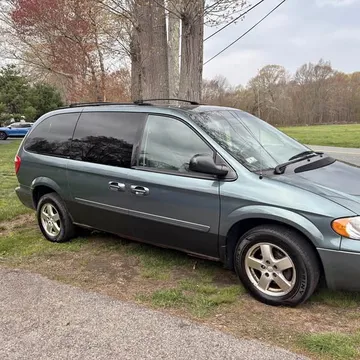 2007 Dodge Grand Caravan SXT Minivan 4D