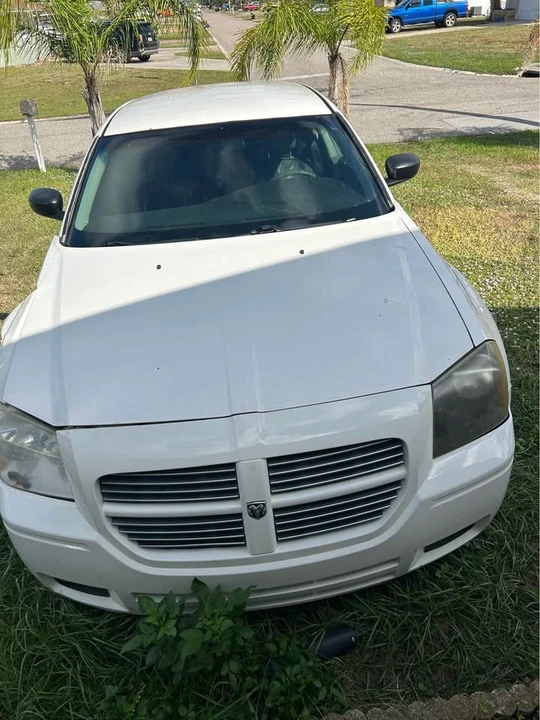 2007 Dodge Magnum 2nd Gen Wagon - Image 2 of 4