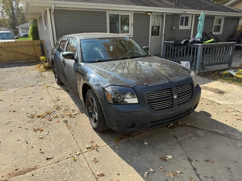 2007 Dodge Magnum 2nd Gen Wagon - Image 2 of 7