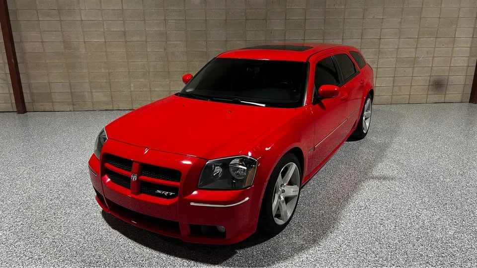 2007 Dodge Magnum 2nd Gen Wagon - Image 2 of 20
