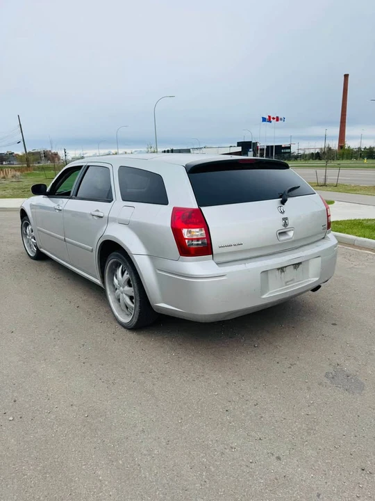 2007 Dodge Magnum 2nd Gen Wagon - Image 5 of 9