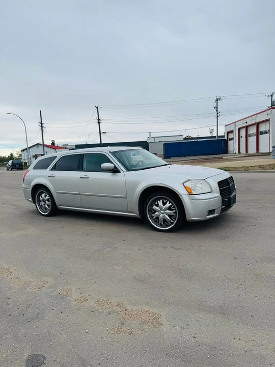 2007 Dodge Magnum 2nd Gen Wagon - Image 2 of 9
