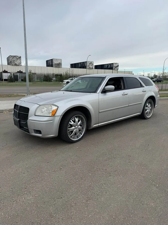 2007 Dodge Magnum 2nd Gen Wagon - Image 3 of 9
