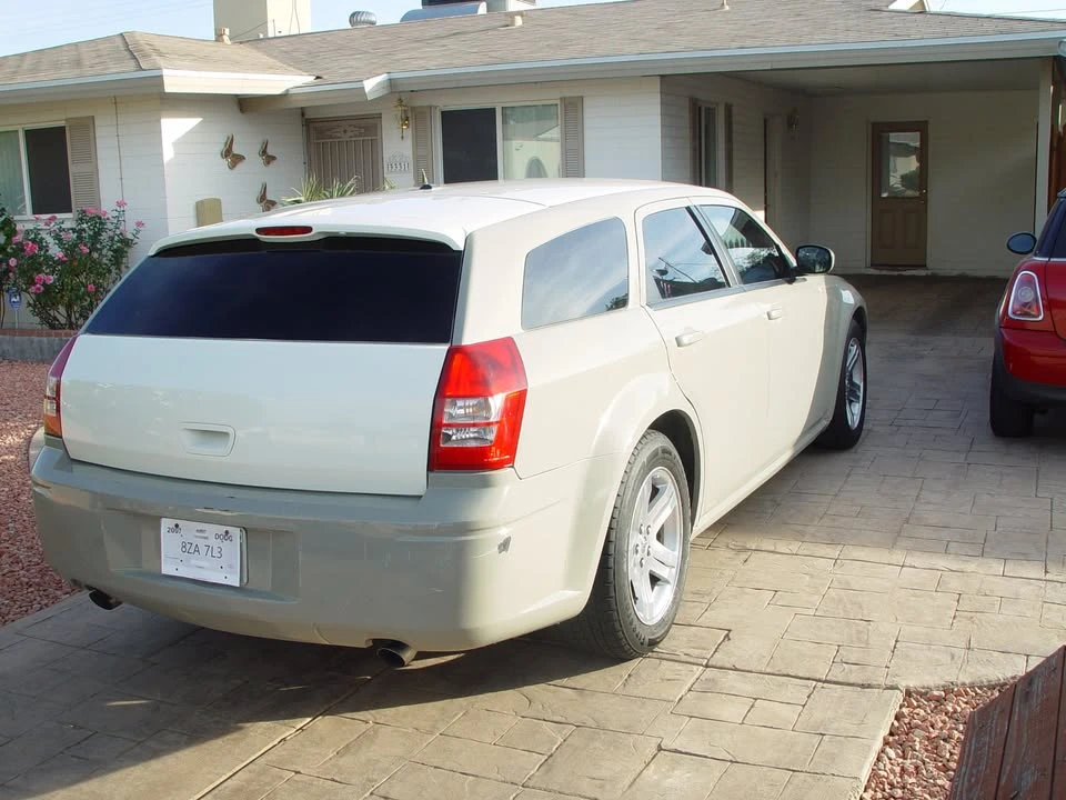2007 Dodge Magnum 2nd Gen Wagon - Image 2 of 13