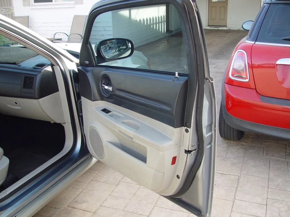 2007 Dodge Magnum 2nd Gen Wagon - Image 10 of 13