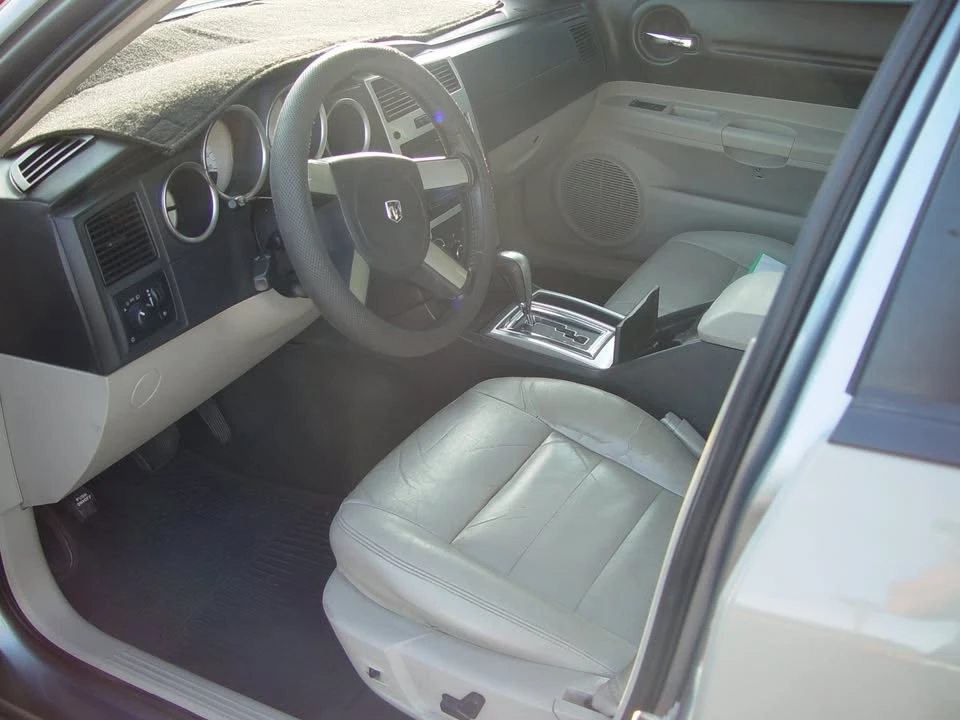 2007 Dodge Magnum 2nd Gen Wagon - Image 4 of 13