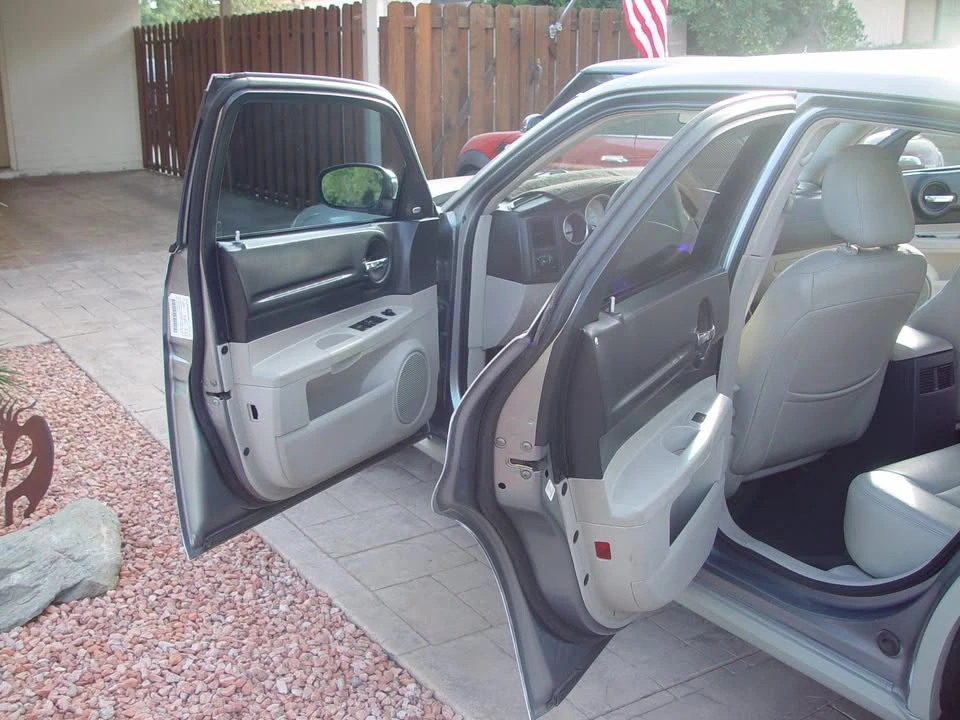 2007 Dodge Magnum 2nd Gen Wagon - Image 12 of 13