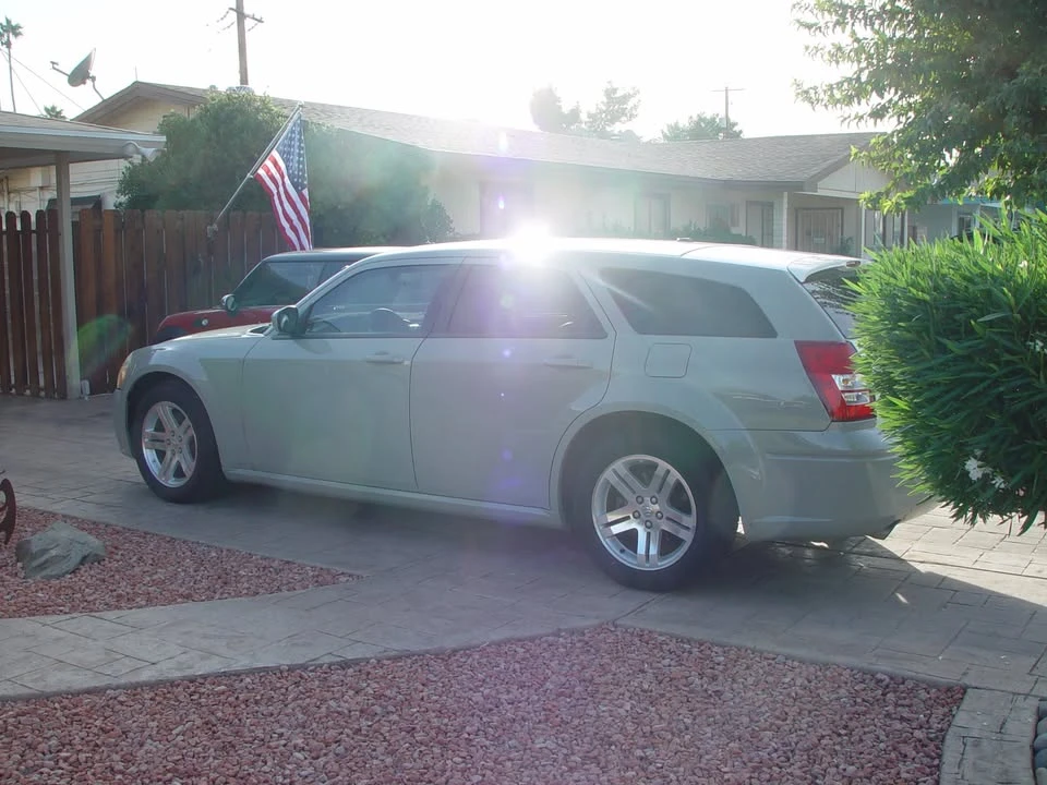 2007 Dodge Magnum 2nd Gen Wagon - Image 3 of 13