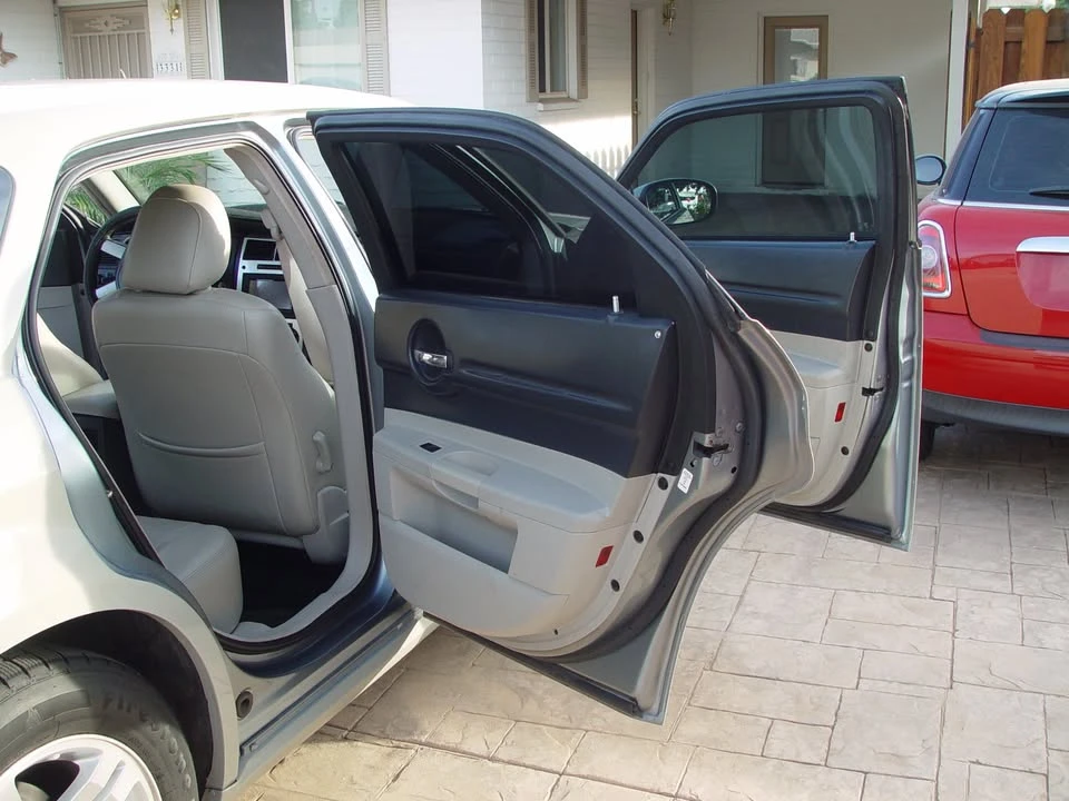 2007 Dodge Magnum 2nd Gen Wagon - Image 11 of 13