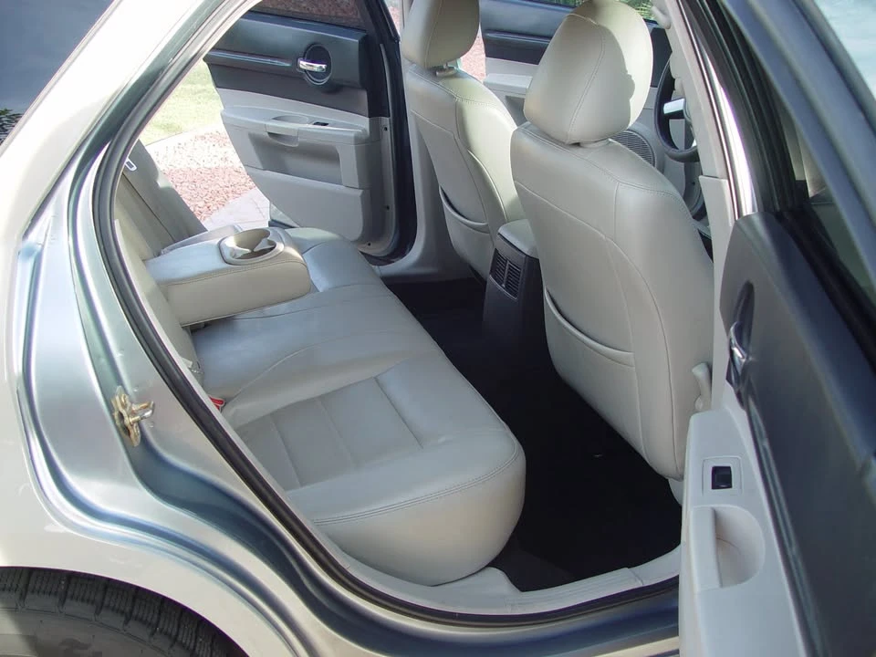 2007 Dodge Magnum 2nd Gen Wagon - Image 8 of 13
