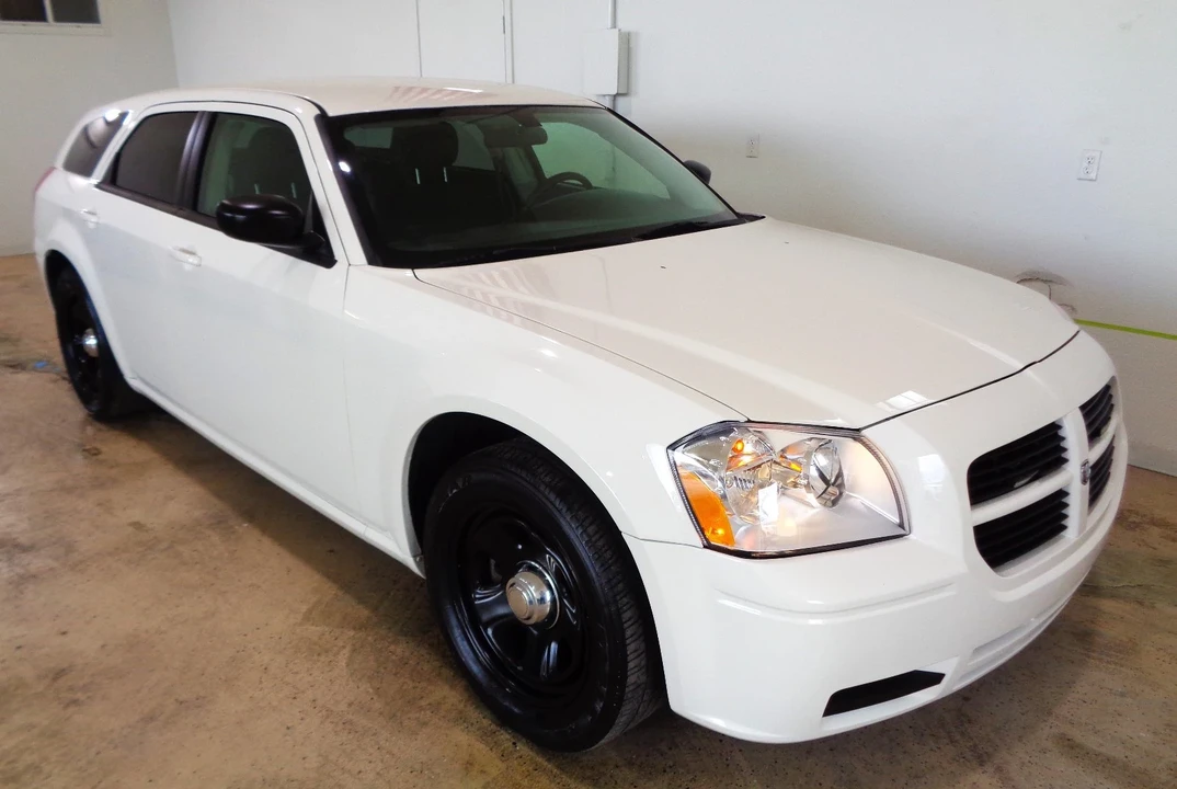 2007 Dodge Magnum 2nd Gen Wagon - Image 2 of 21