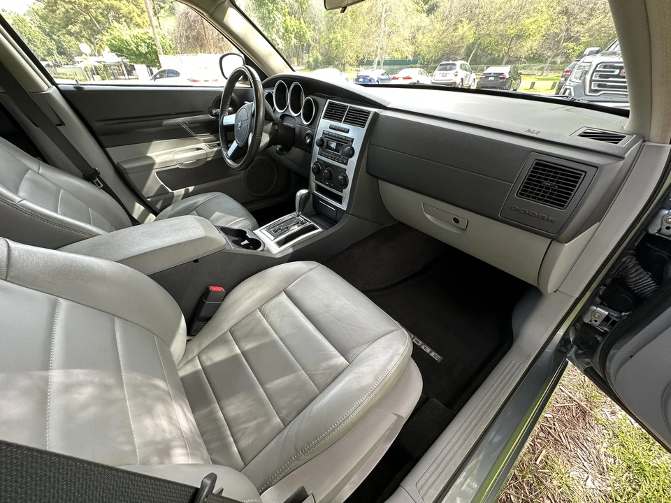 2007 Dodge Magnum 2nd Gen Wagon - Image 28 of 31