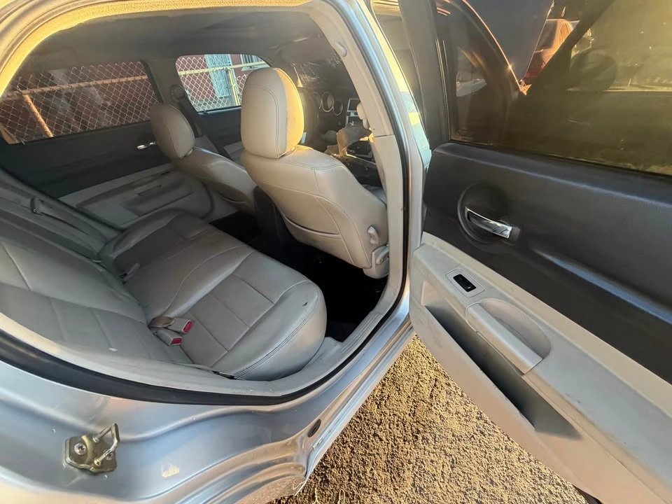 2007 Dodge Magnum 2nd Gen Wagon - Image 14 of 15