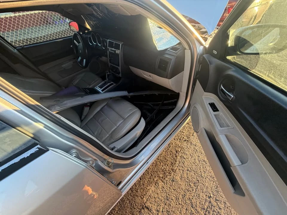 2007 Dodge Magnum 2nd Gen Wagon - Image 13 of 15