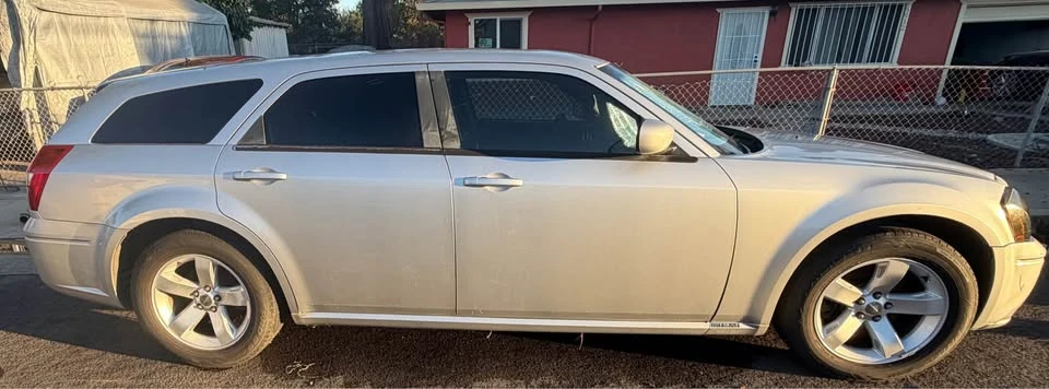 2007 Dodge Magnum 2nd Gen Wagon - Image 3 of 15