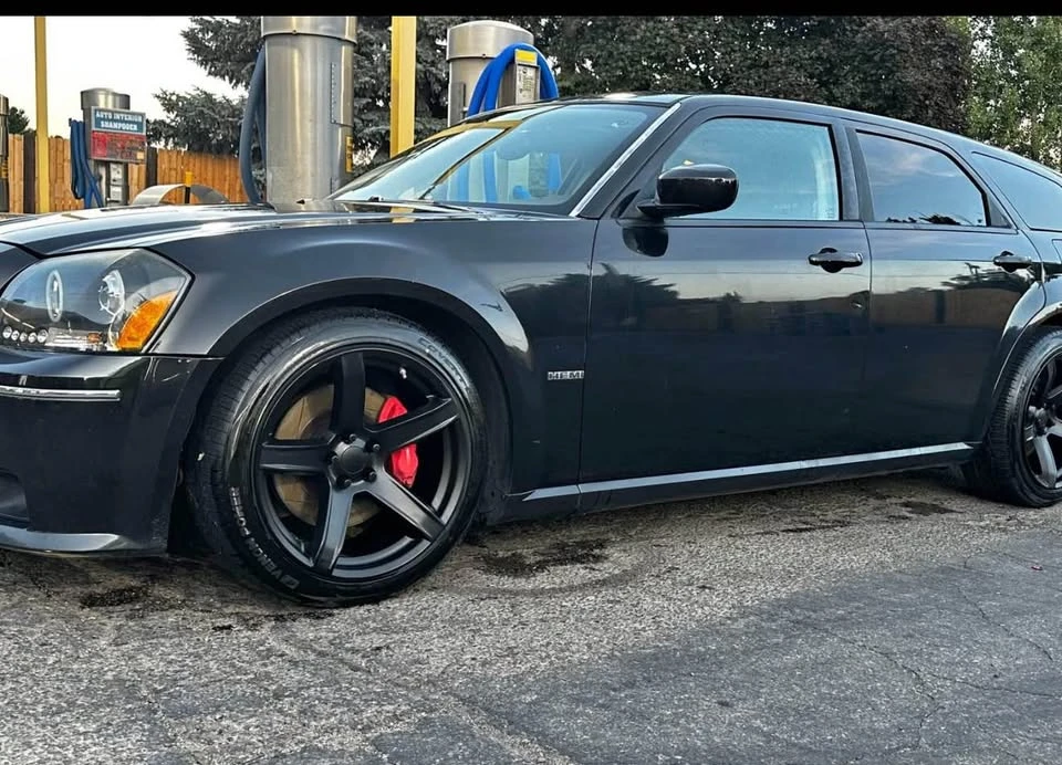 2007 Dodge Magnum SRT8 2nd Gen - Image 2 of 9