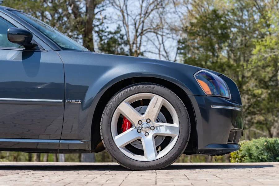 2007 Dodge Magnum SRT8 2nd Gen - Image 12 of 31