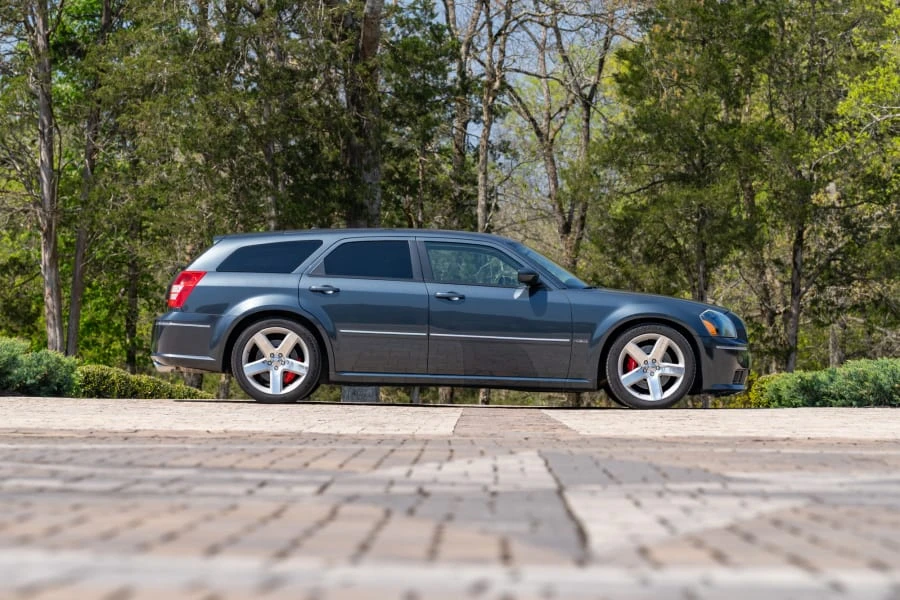 2007 Dodge Magnum SRT8 2nd Gen - Image 2 of 31