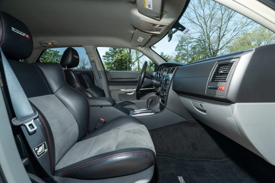 2007 Dodge Magnum SRT8 2nd Gen - Image 26 of 31