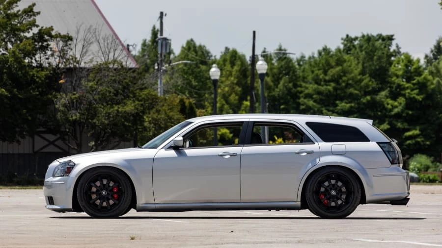 2007 Dodge Magnum SRT8 2nd Gen - Image 2 of 12