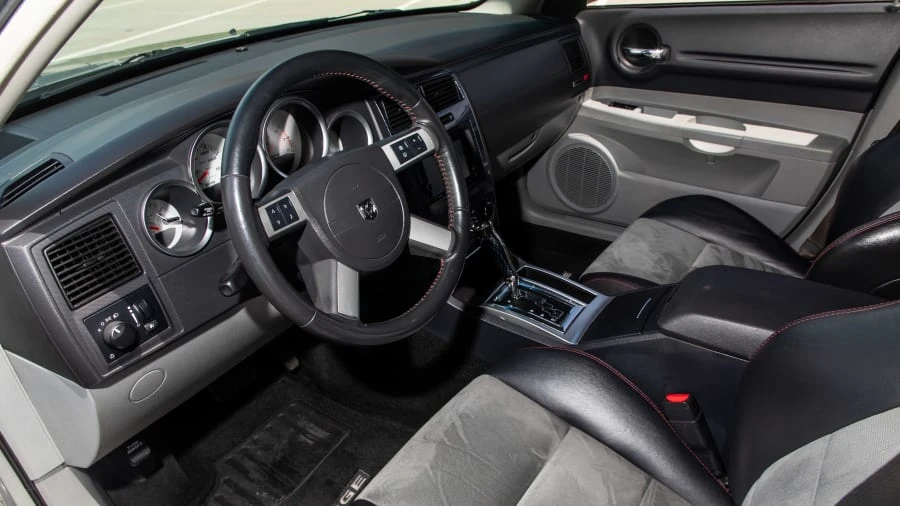 2007 Dodge Magnum SRT8 2nd Gen - Image 4 of 12