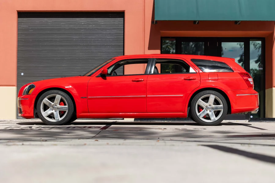 2007 Dodge Magnum SRT8 2nd Gen - Image 2 of 24
