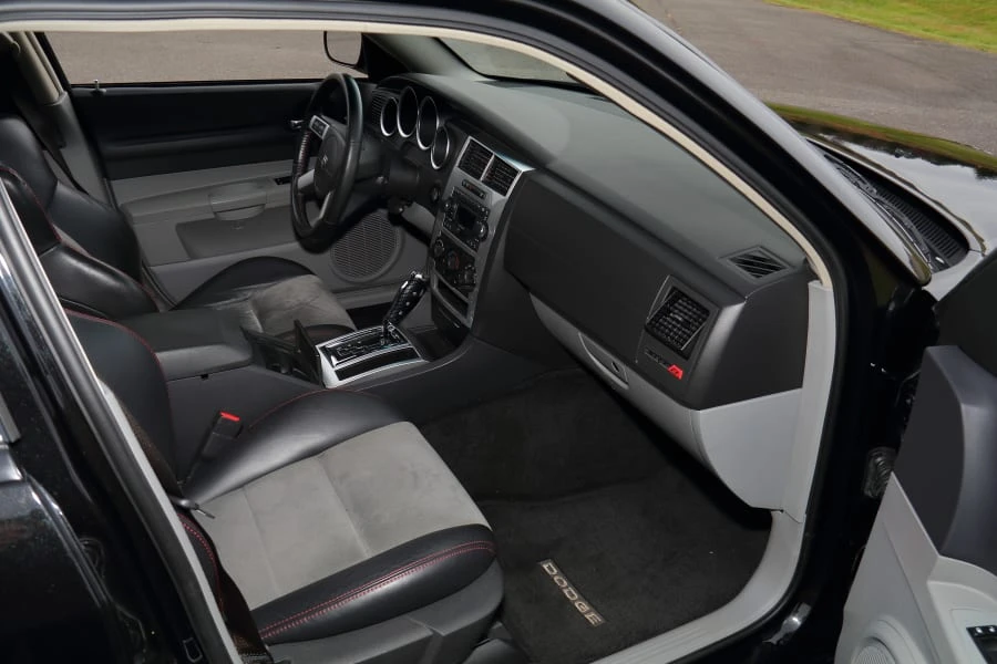 2007 Dodge Magnum SRT8 2nd Gen - Image 16 of 30