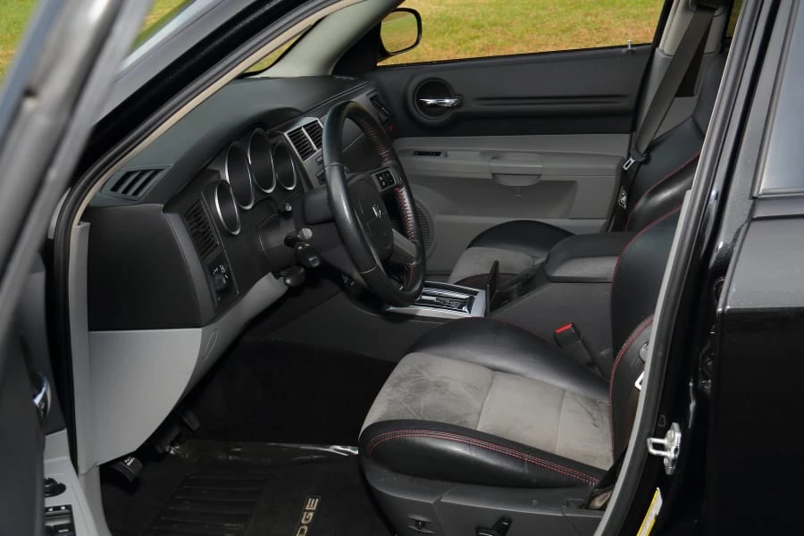 2007 Dodge Magnum SRT8 2nd Gen - Image 20 of 30