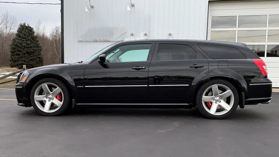 2007 Dodge Magnum SRT8 2nd Gen - Image 2 of 9