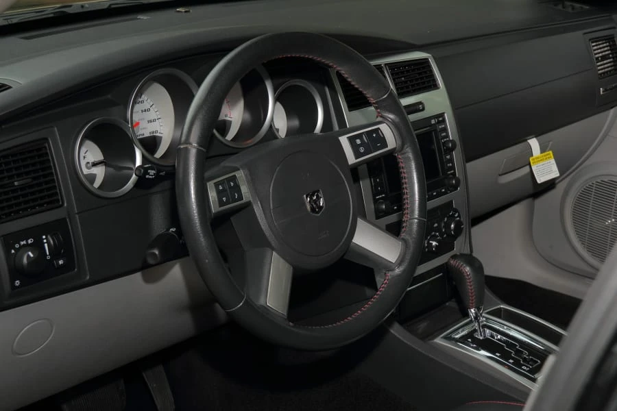 2007 Dodge Magnum SRT8 2nd Gen - Image 28 of 31