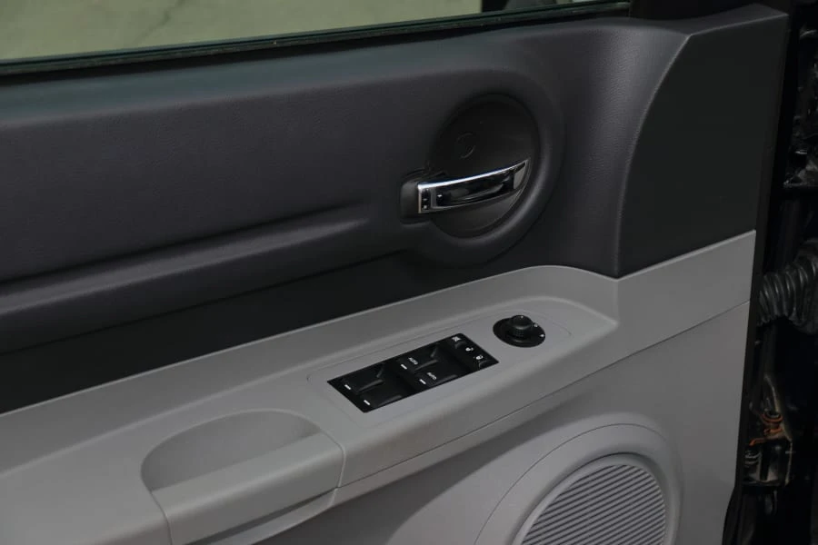 2007 Dodge Magnum SRT8 2nd Gen - Image 22 of 31