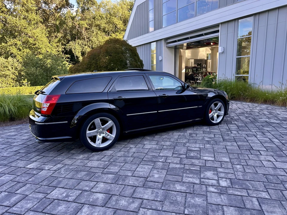 2007 Dodge Magnum SRT8 2nd Gen - Image 13 of 31