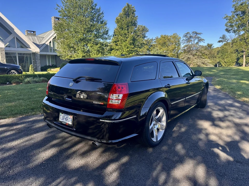 2007 Dodge Magnum SRT8 2nd Gen - Image 16 of 31