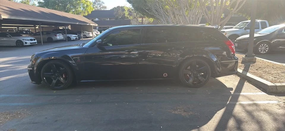 2007 Dodge Magnum SRT8 2nd Gen - Image 2 of 7