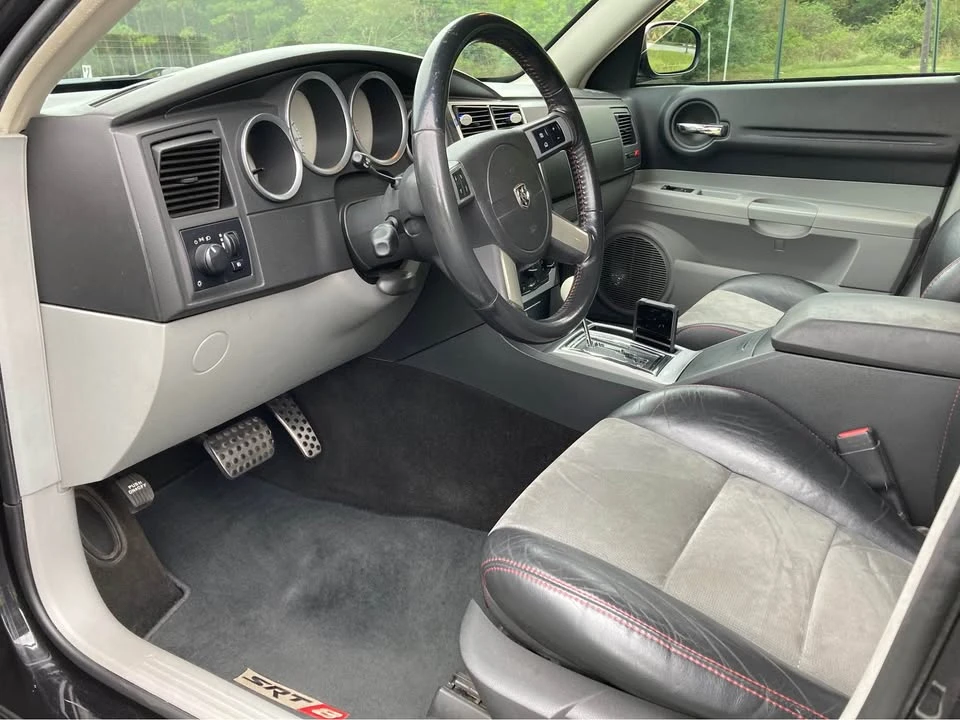 2007 Dodge Magnum SRT8 2nd Gen - Image 5 of 7