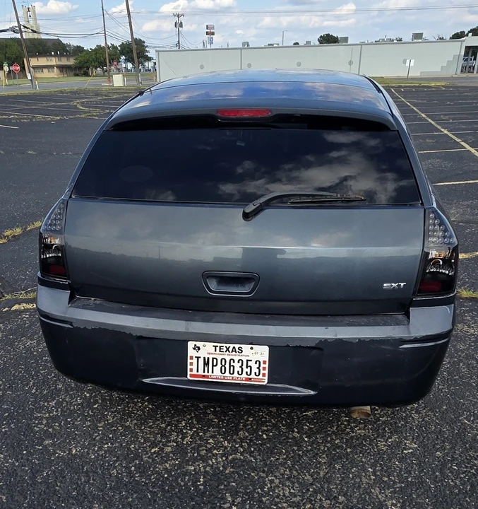 2007 Dodge Magnum 2nd Gen Wagon - Image 2 of 15