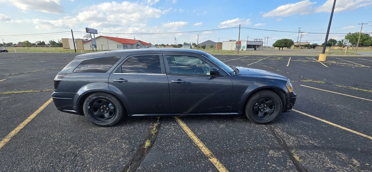 2007 Dodge Magnum 2nd Gen Wagon - Image 3 of 15