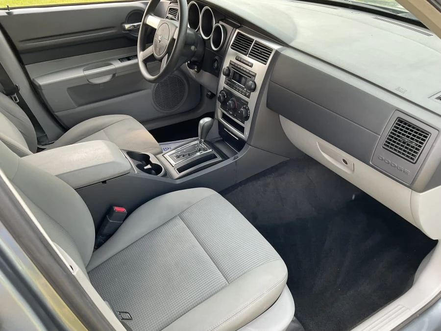 2007 Dodge Magnum 2nd Gen Wagon - Image 5 of 9