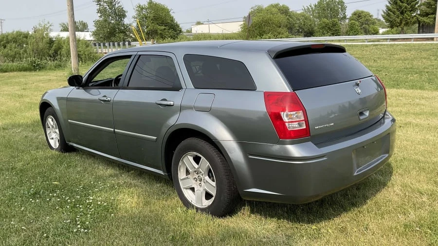 2007 Dodge Magnum 2nd Gen Wagon - Image 3 of 9