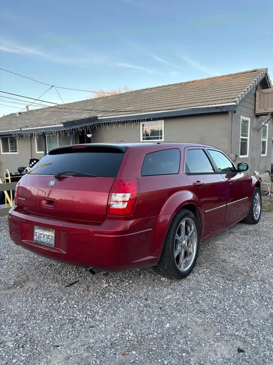 2007 Dodge Magnum 2nd Gen Wagon - Image 3 of 4