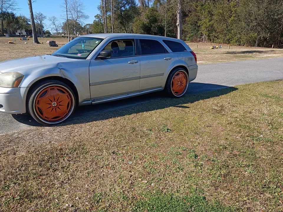 2007 Dodge Magnum 2nd Gen Wagon - Image 2 of 3