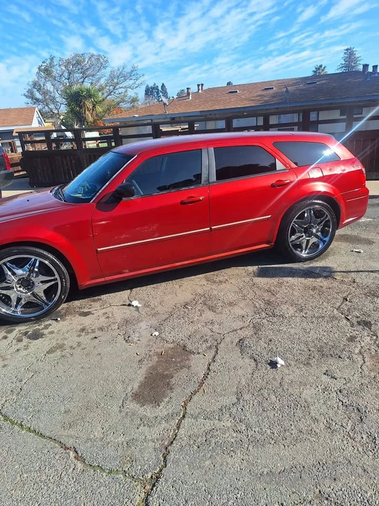 2007 Dodge Magnum 2nd Gen Wagon - Image 3 of 6
