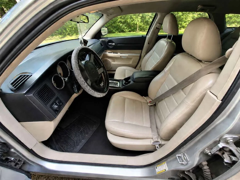 2007 Dodge Magnum 2nd Gen Wagon - Image 2 of 7