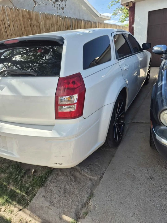 2007 Dodge Magnum 2nd Gen Wagon - Image 3 of 20
