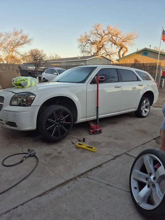 2007 Dodge Magnum 2nd Gen Wagon - Image 7 of 20