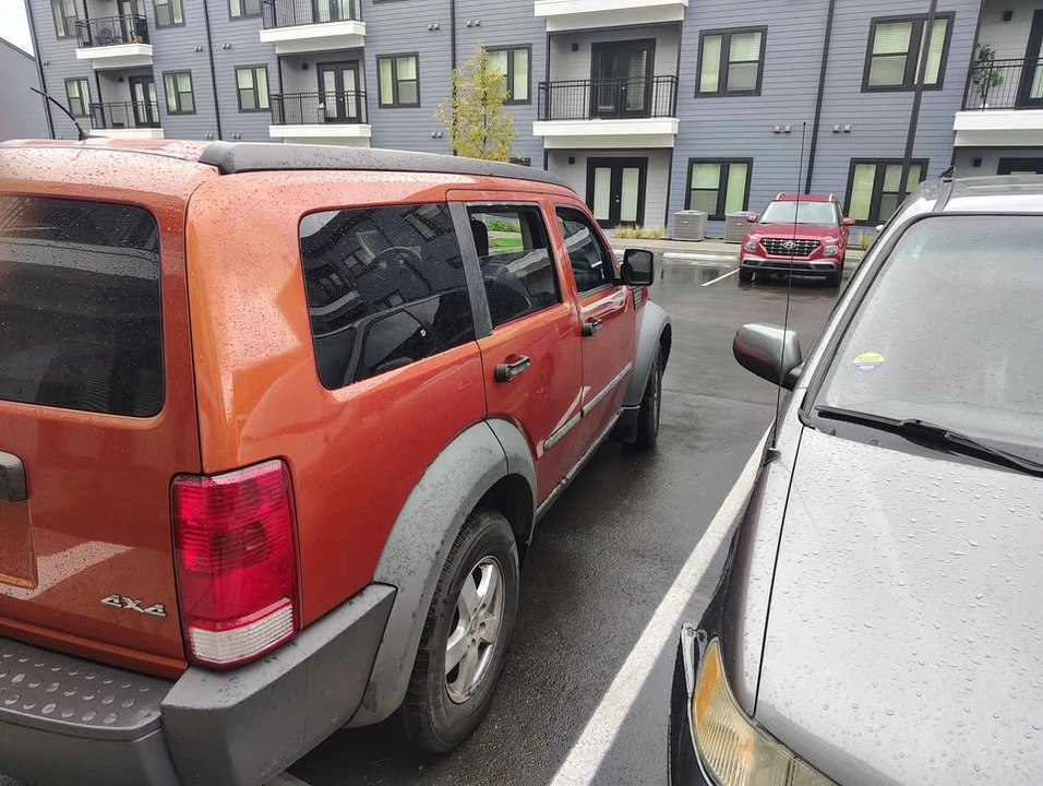 2007 Dodge Nitro - Image 2 of 5
