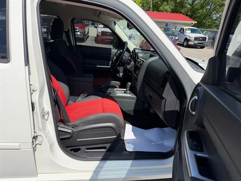 2007 Dodge Nitro - Image 17 of 19