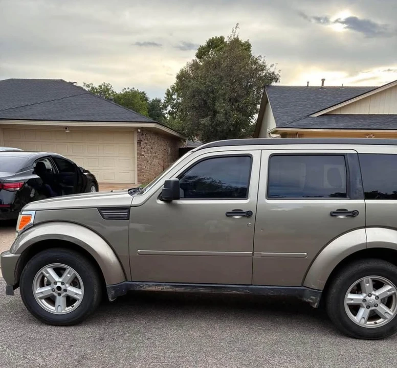 2007 Dodge Nitro - Image 2 of 13