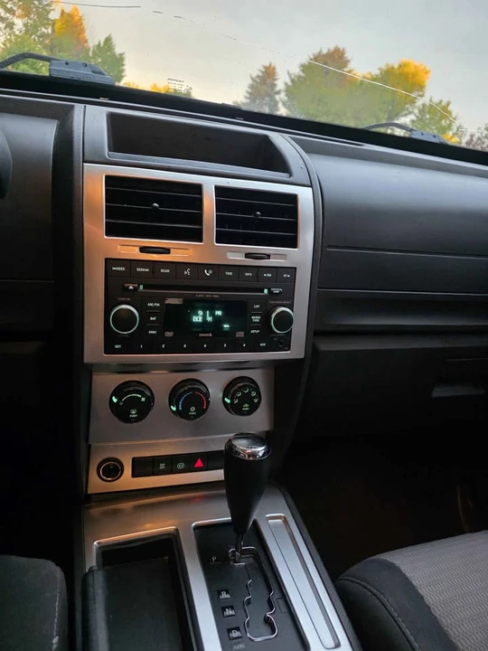 2007 Dodge Nitro - Image 13 of 14